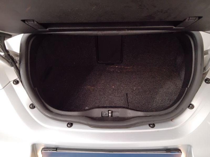 GuidiCar - VOLKSWAGEN Maggiolino 2004 New Beetle Cabrio 1.6 Usato