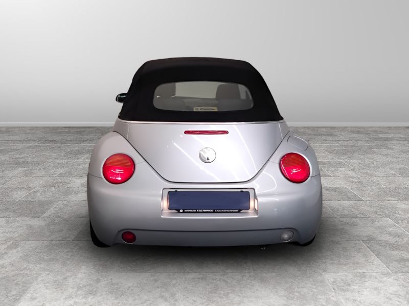 GuidiCar - VOLKSWAGEN Maggiolino 2004 New Beetle Cabrio 1.6 Usato
