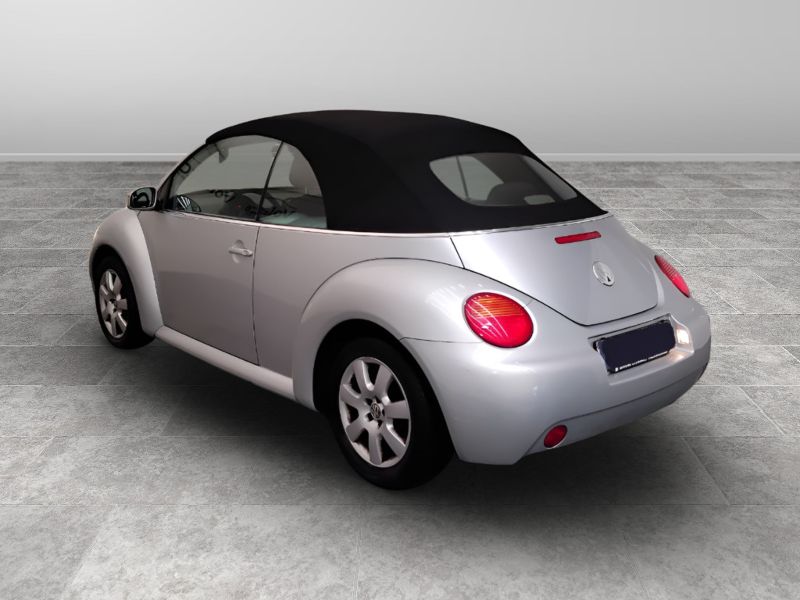 GuidiCar - VOLKSWAGEN Maggiolino 2004 New Beetle Cabrio 1.6 Usato