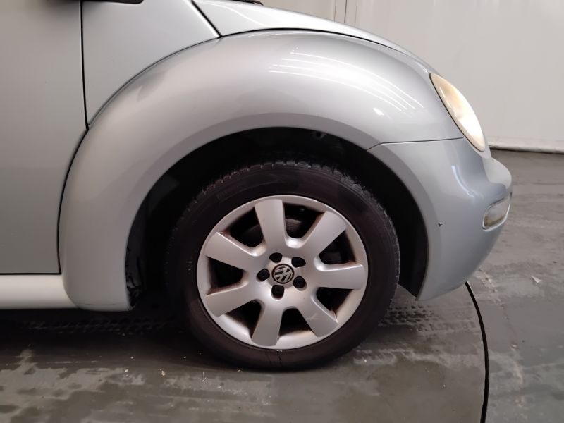 GuidiCar - VOLKSWAGEN Maggiolino 2004 New Beetle Cabrio 1.6 Usato