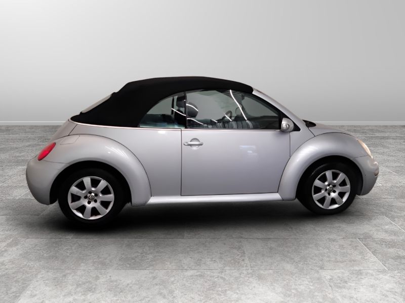 GuidiCar - VOLKSWAGEN Maggiolino 2004 New Beetle Cabrio 1.6 Usato