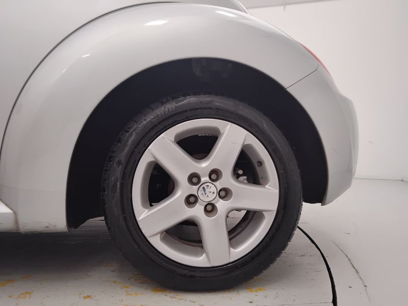 GuidiCar - VOLKSWAGEN Maggiolino 2006 New Beetle Cabrio 1.9 tdi 105cv Usato