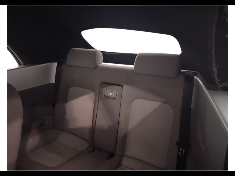 GuidiCar - VOLKSWAGEN Maggiolino 2006 New Beetle Cabrio 1.9 tdi 105cv Usato