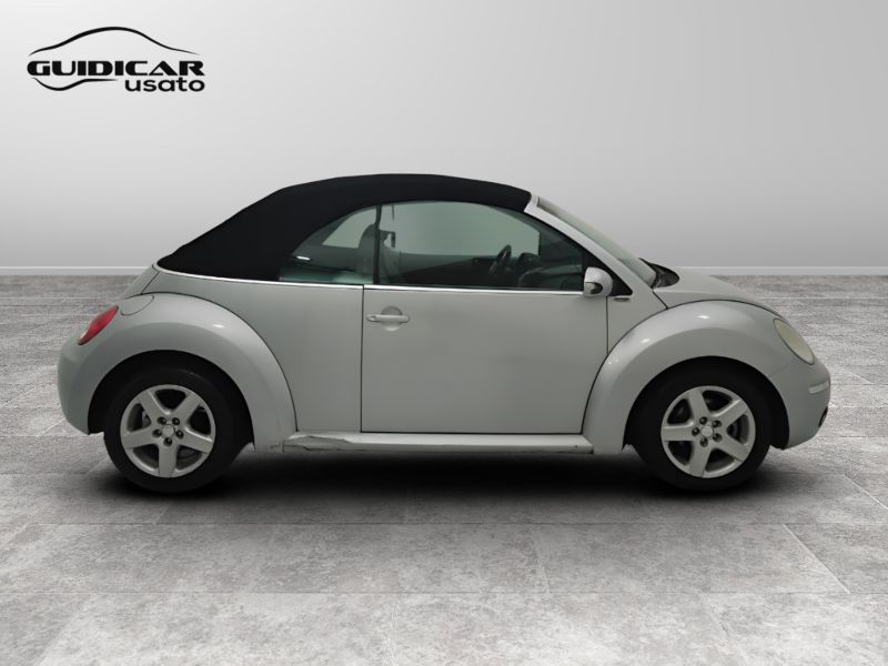 GuidiCar - VOLKSWAGEN Maggiolino 2006 New Beetle Cabrio 1.9 tdi 105cv Usato
