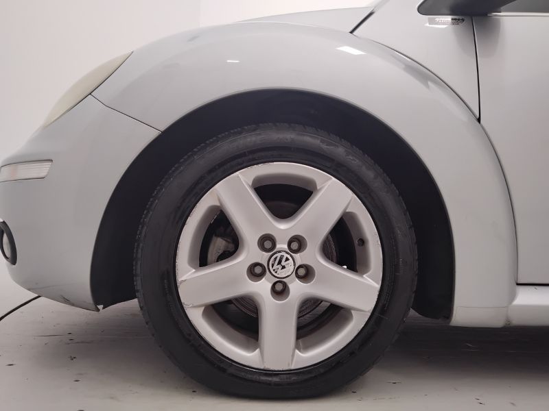 GuidiCar - VOLKSWAGEN Maggiolino 2006 New Beetle Cabrio 1.9 tdi 105cv Usato