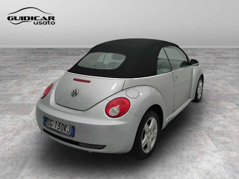 GuidiCar - VOLKSWAGEN Maggiolino 2006 New Beetle Cabrio 1.9 tdi 105cv Usato