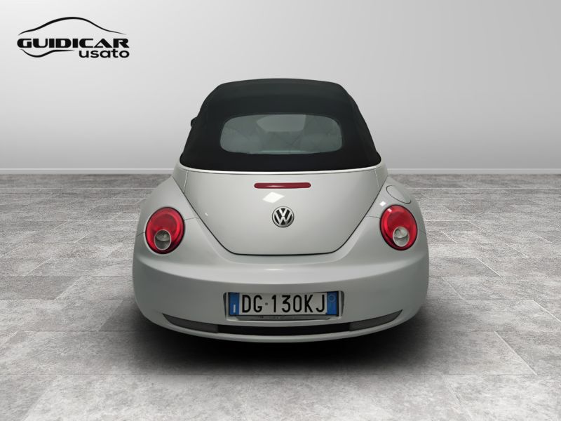 GuidiCar - VOLKSWAGEN Maggiolino 2006 New Beetle Cabrio 1.9 tdi 105cv Usato