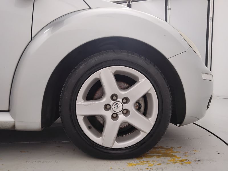 GuidiCar - VOLKSWAGEN Maggiolino 2006 New Beetle Cabrio 1.9 tdi 105cv Usato