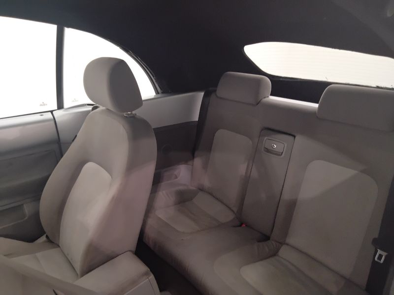 GuidiCar - VOLKSWAGEN Maggiolino 2006 New Beetle Cabrio 1.9 tdi 105cv Usato