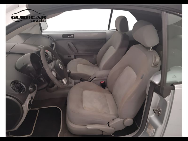 GuidiCar - VOLKSWAGEN Maggiolino 2006 New Beetle Cabrio 1.9 tdi 105cv Usato
