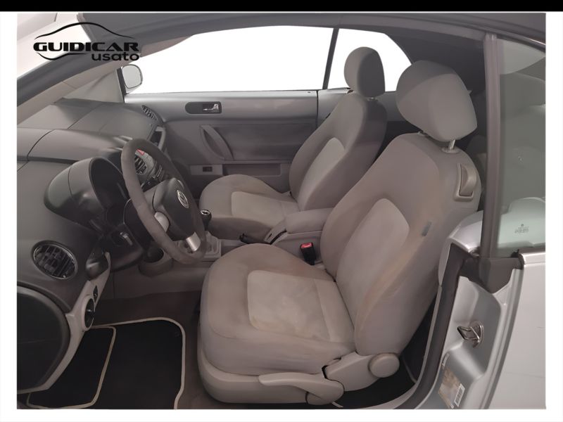 GuidiCar - VOLKSWAGEN Maggiolino 2006 New Beetle Cabrio 1.9 tdi 105cv Usato