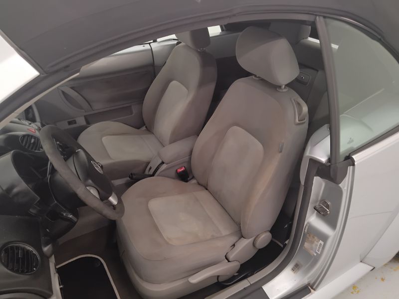 GuidiCar - VOLKSWAGEN Maggiolino 2006 New Beetle Cabrio 1.9 tdi 105cv Usato