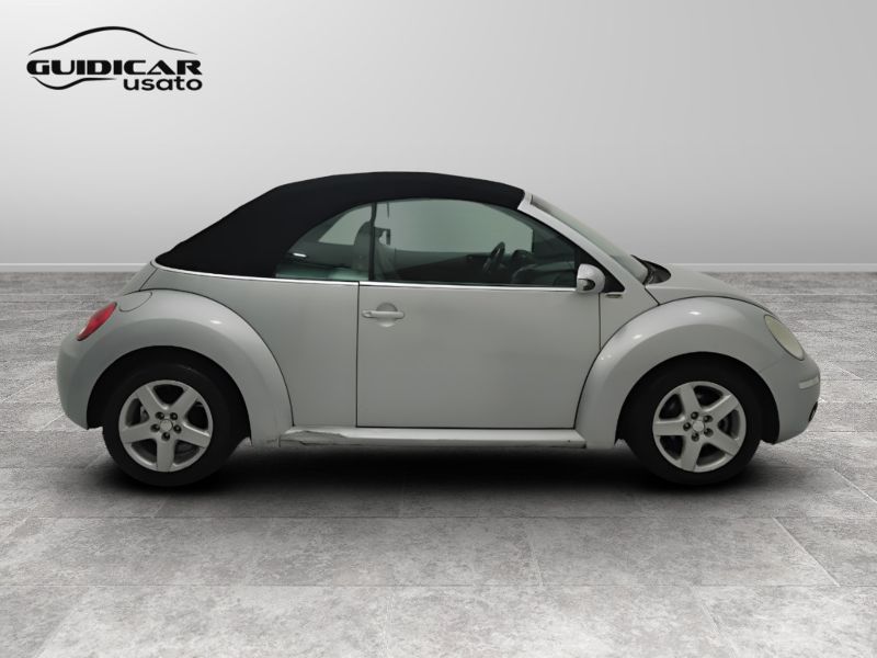 GuidiCar - VOLKSWAGEN Maggiolino 2006 New Beetle Cabrio 1.9 tdi 105cv Usato