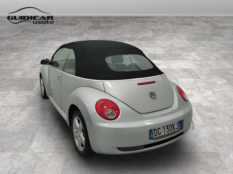 GuidiCar - VOLKSWAGEN Maggiolino 2006 New Beetle Cabrio 1.9 tdi 105cv Usato