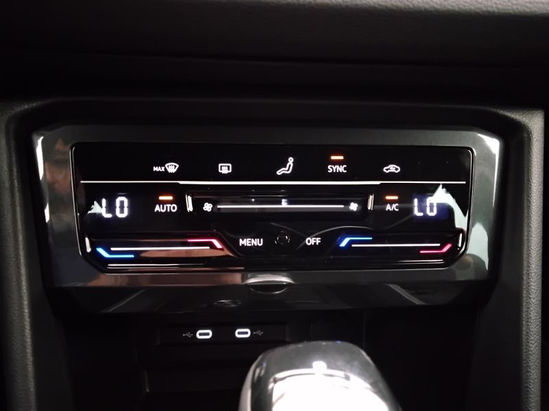 GuidiCar - VOLKSWAGEN Tiguan 2023 Tiguan 2.0 tdi scr R-Line 4motion 200cv dsg Aziendale