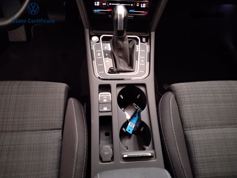 GuidiCar - VOLKSWAGEN Passat 8ª serie Passat Variant 2.0 TDI SCR 122 CV EVO DSG Business
