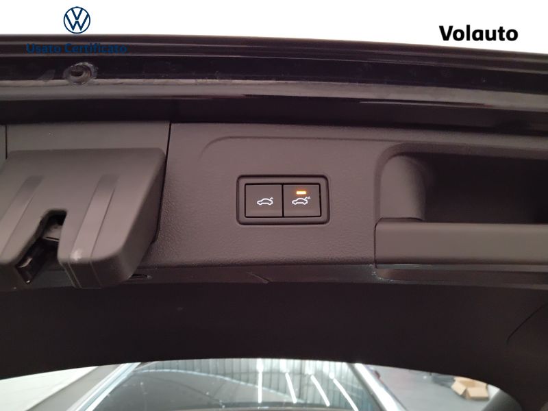 GuidiCar - VOLKSWAGEN Passat 8ª serie Passat Variant 2.0 TDI SCR 122 CV EVO DSG Business