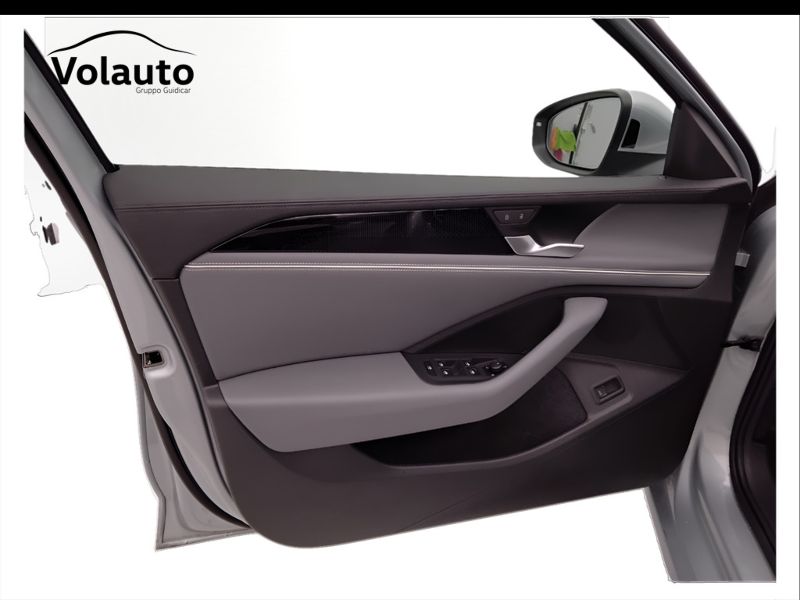 GuidiCar - VOLKSWAGEN Passat 2024 Passat 2.0 tdi scr Business 150cv dsg Usato