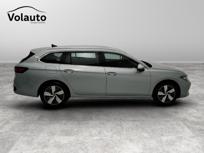 GuidiCar - VOLKSWAGEN Passat 2024 Passat 2.0 tdi scr Business 150cv dsg Usato