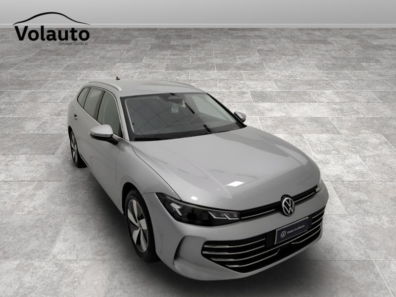 GuidiCar - VOLKSWAGEN Passat 2024 Passat 2.0 tdi scr Business 150cv dsg Usato