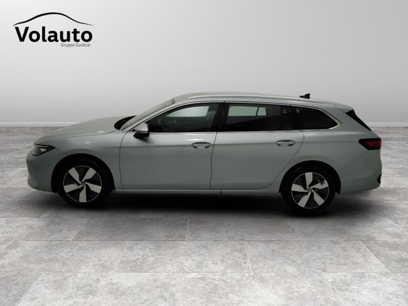GuidiCar - VOLKSWAGEN Passat 2024 Passat 2.0 tdi scr Business 150cv dsg Usato