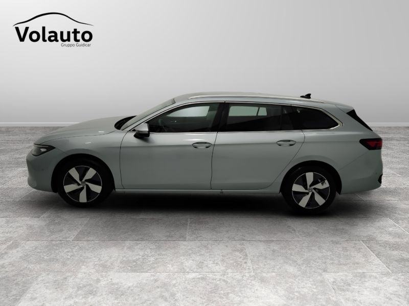 GuidiCar - VOLKSWAGEN Passat 2024 Passat 2.0 tdi scr Business 150cv dsg Usato
