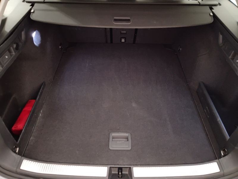 GuidiCar - VOLKSWAGEN Passat 2024 Passat 2.0 tdi scr Business 150cv dsg Usato