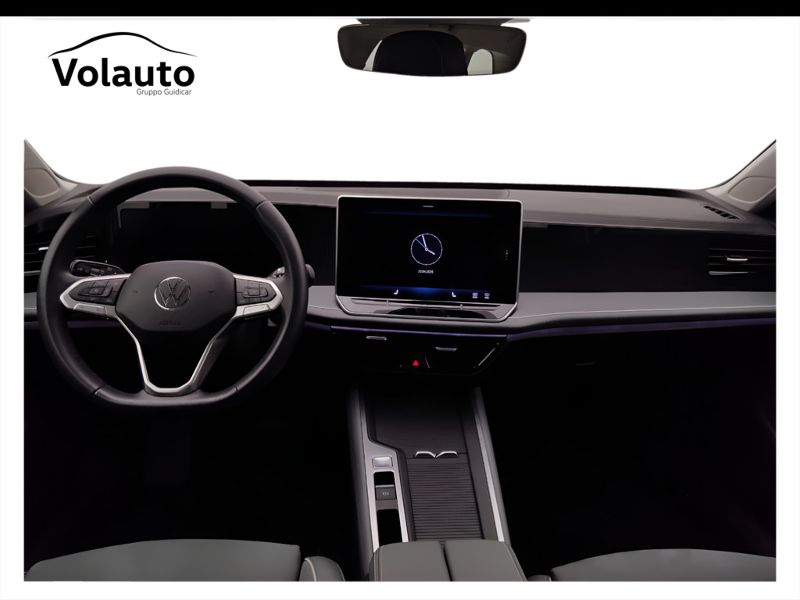 GuidiCar - VOLKSWAGEN Passat 2024 Passat 2.0 tdi scr Business 150cv dsg Usato