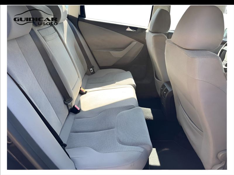 GuidiCar - VOLKSWAGEN Passat 2008 Passat Variant 2.0 tdi Comfortline Dpf Usato