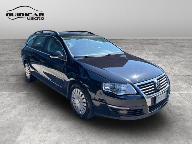 GuidiCar - VOLKSWAGEN Passat 2008 Passat Variant 2.0 tdi Comfortline Dpf Usato