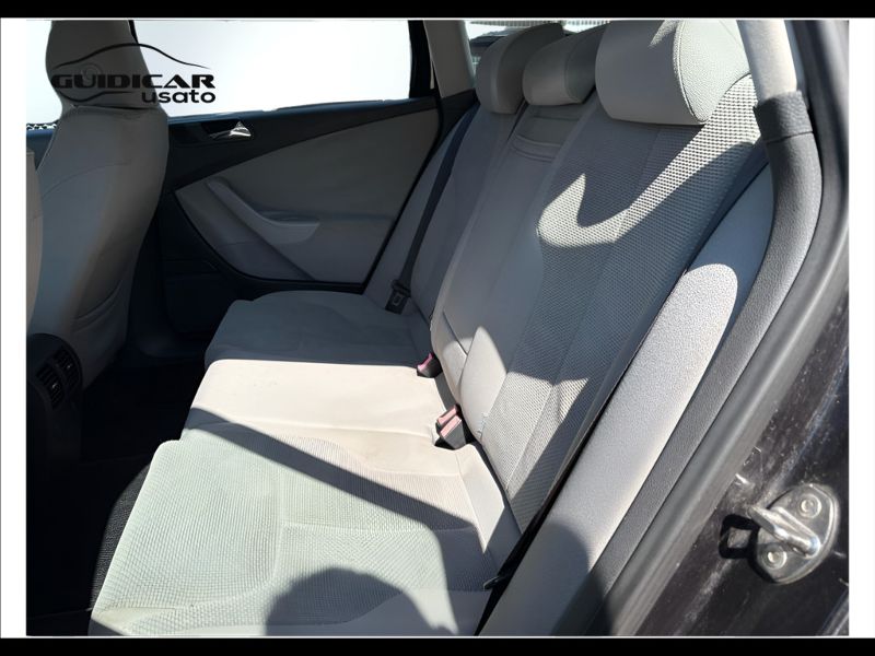 GuidiCar - VOLKSWAGEN Passat 2008 Passat Variant 2.0 tdi Comfortline Dpf Usato