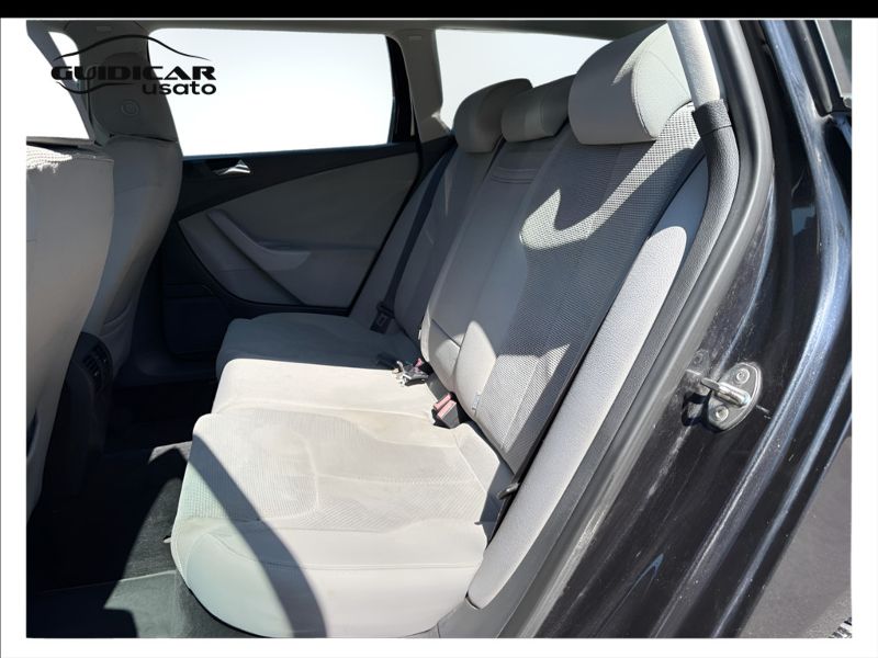 GuidiCar - VOLKSWAGEN Passat 2008 Passat Variant 2.0 tdi Comfortline Dpf Usato