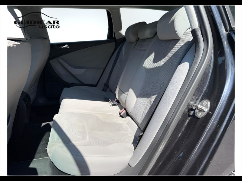 GuidiCar - VOLKSWAGEN Passat 2008 Passat Variant 2.0 tdi Comfortline Dpf Usato