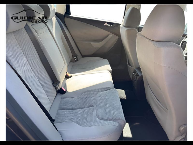 GuidiCar - VOLKSWAGEN Passat 2008 Passat Variant 2.0 tdi Comfortline Dpf Usato