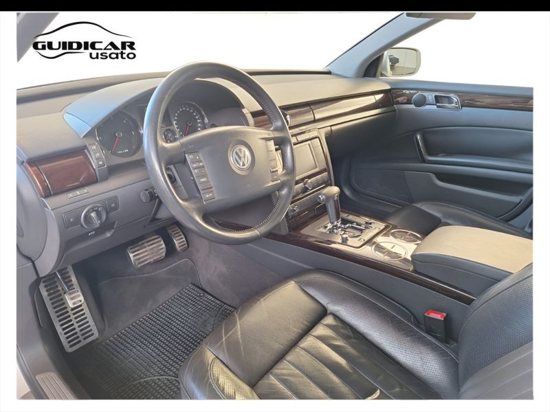 GuidiCar - VOLKSWAGEN Phaeton 2008 Phaeton 3.0 V6 tdi 4motion 233cv 4p.ti tiptronic dpf Usato