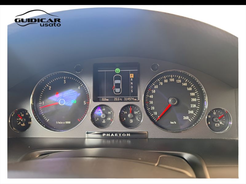 GuidiCar - VOLKSWAGEN Phaeton 2008 Phaeton 3.0 V6 tdi 4motion 233cv 4p.ti tiptronic dpf Usato