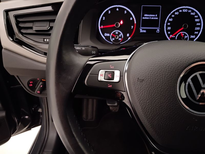 GuidiCar - VOLKSWAGEN Polo 2021 Polo 5p 1.0 tsi Sport 95cv Usato