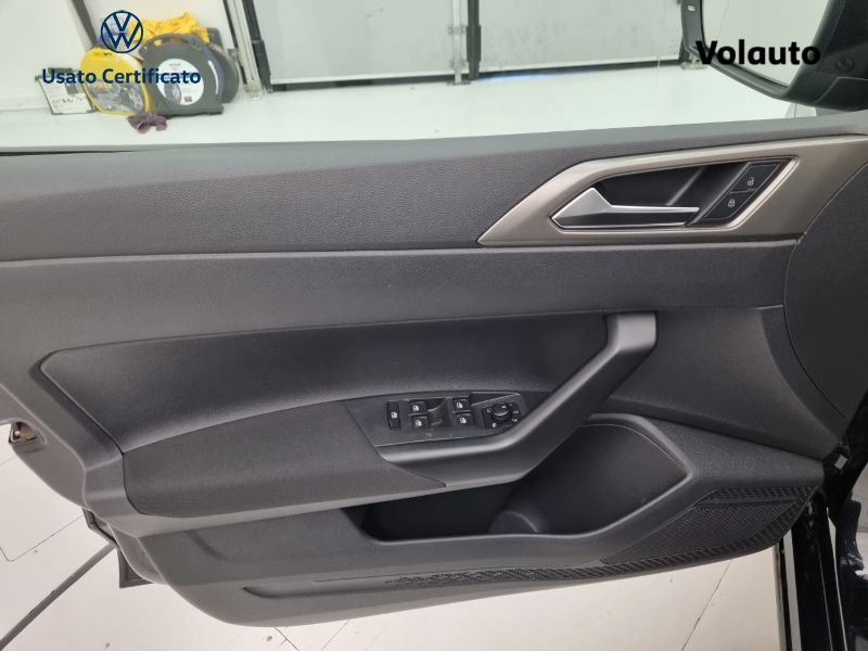 GuidiCar - VOLKSWAGEN Polo 6ª serie Polo 6ª serie - Polo 1.0 TSI DSG 5p. Comfortline BlueMotion 