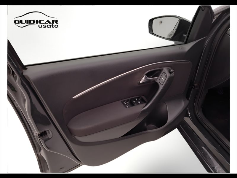 GuidiCar - VOLKSWAGEN Polo 2016 Polo 1.0 mpi Comfortline 75cv 5p Usato