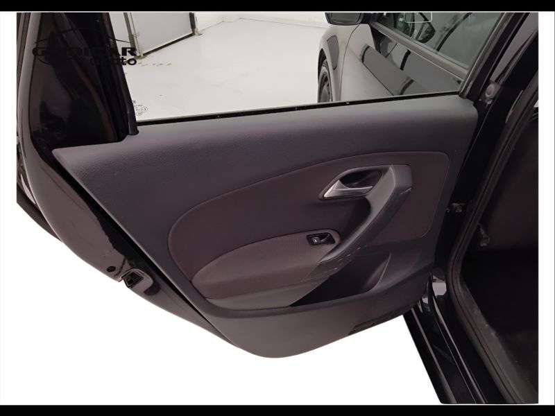 GuidiCar - VOLKSWAGEN Polo 2017 Polo 5p 1.0 mpi Comfortline 60cv Usato