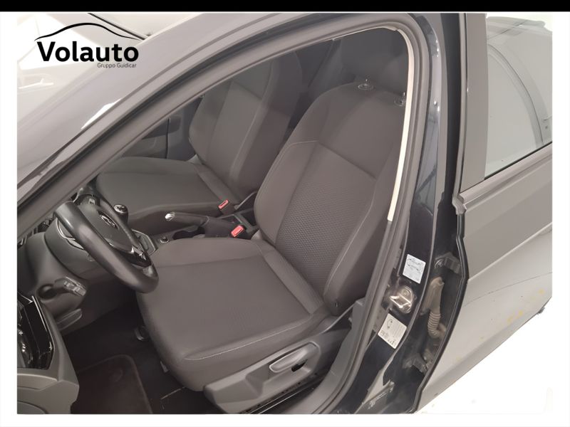 GuidiCar - VOLKSWAGEN Polo 2019 Polo 5p 1.0 evo Comfortline 80cv Usato