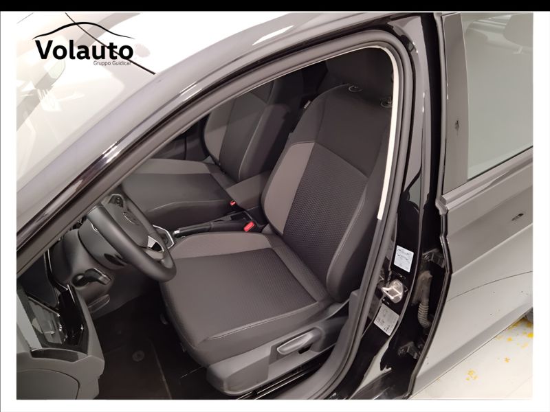 GuidiCar - VOLKSWAGEN Polo 2023 Polo 1.0 tsi Life 95cv dsg Usato