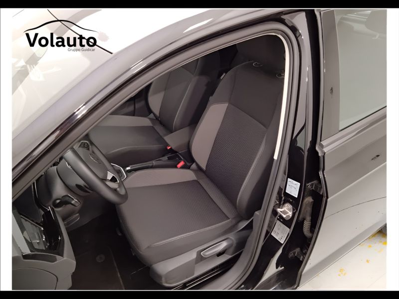 GuidiCar - VOLKSWAGEN Polo 2023 Polo 1.0 tsi Life 95cv dsg Usato