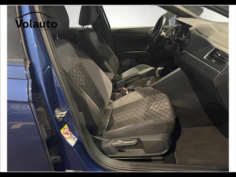 GuidiCar - VOLKSWAGEN Polo 2023 Polo 1.0 tsi R-Line 110cv dsg Usato