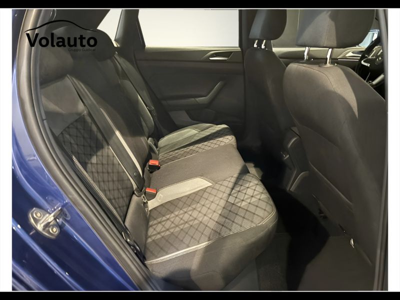 GuidiCar - VOLKSWAGEN Polo 2023 Polo 1.0 tsi R-Line 110cv dsg Usato