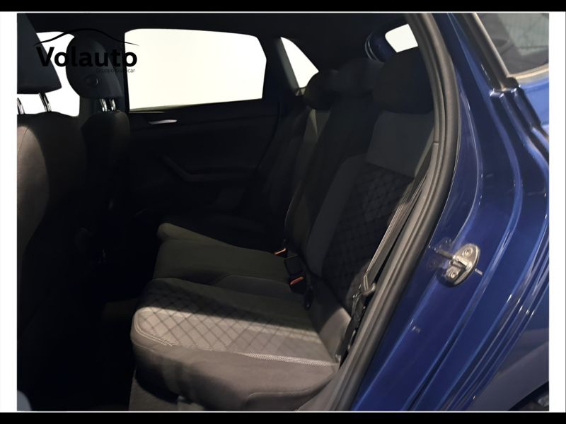 GuidiCar - VOLKSWAGEN Polo 2023 Polo 1.0 tsi R-Line 110cv dsg Usato