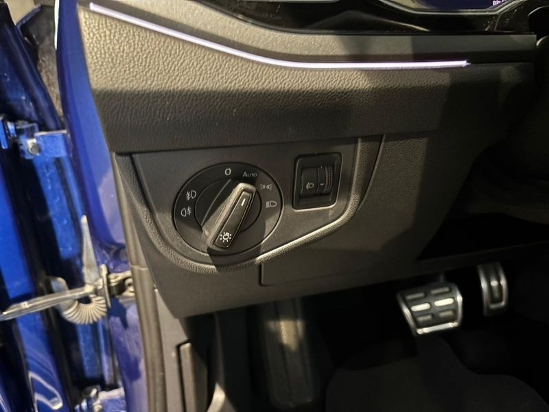GuidiCar - VOLKSWAGEN Polo 2023 Polo 1.0 tsi R-Line 110cv dsg Usato