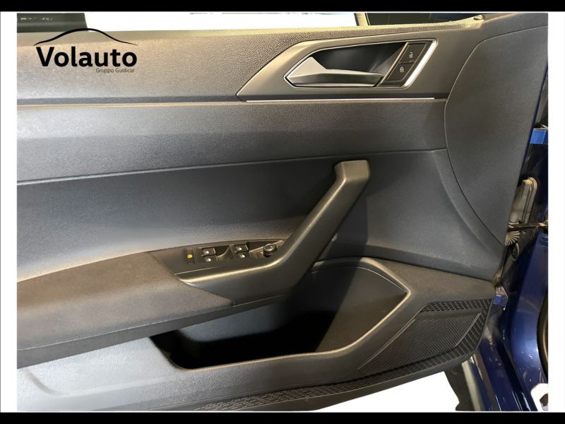 GuidiCar - VOLKSWAGEN Polo 2023 Polo 1.0 tsi R-Line 110cv dsg Usato
