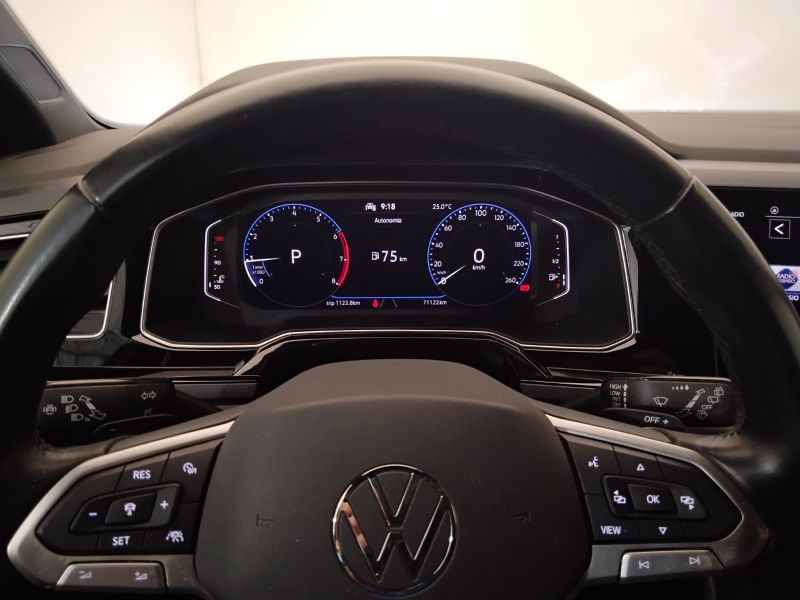 GuidiCar - VOLKSWAGEN Polo 2022 Polo 1.0 tsi R-Line 95cv dsg Usato