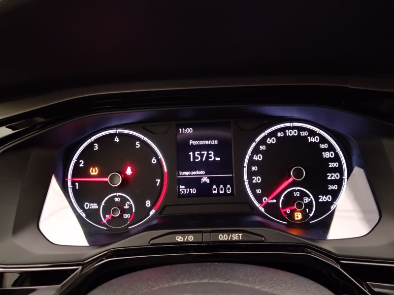 GuidiCar - VOLKSWAGEN Polo 2021 Polo 1.0 tsi R-Line 95cv Usato